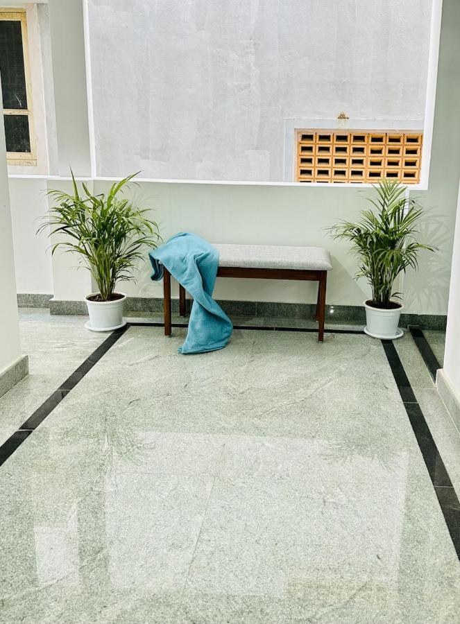 Tirupati Homestay - Shilparamam - Luxury Ac Apartments By Stayflexi - Fast Wifi, Kitchen, Android Tv - Walk To Ps4 Pure Veg Restaurant - Easy Access To Airport, Railway Station And To All Temples Eksteriør bilde