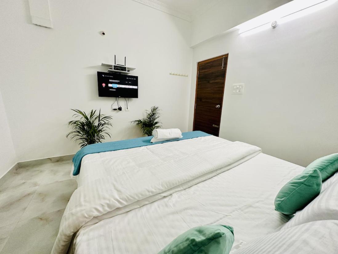 Tirupati Homestay - Shilparamam - Luxury Ac Apartments By Stayflexi - Fast Wifi, Kitchen, Android Tv - Walk To Ps4 Pure Veg Restaurant - Easy Access To Airport, Railway Station And To All Temples Eksteriør bilde