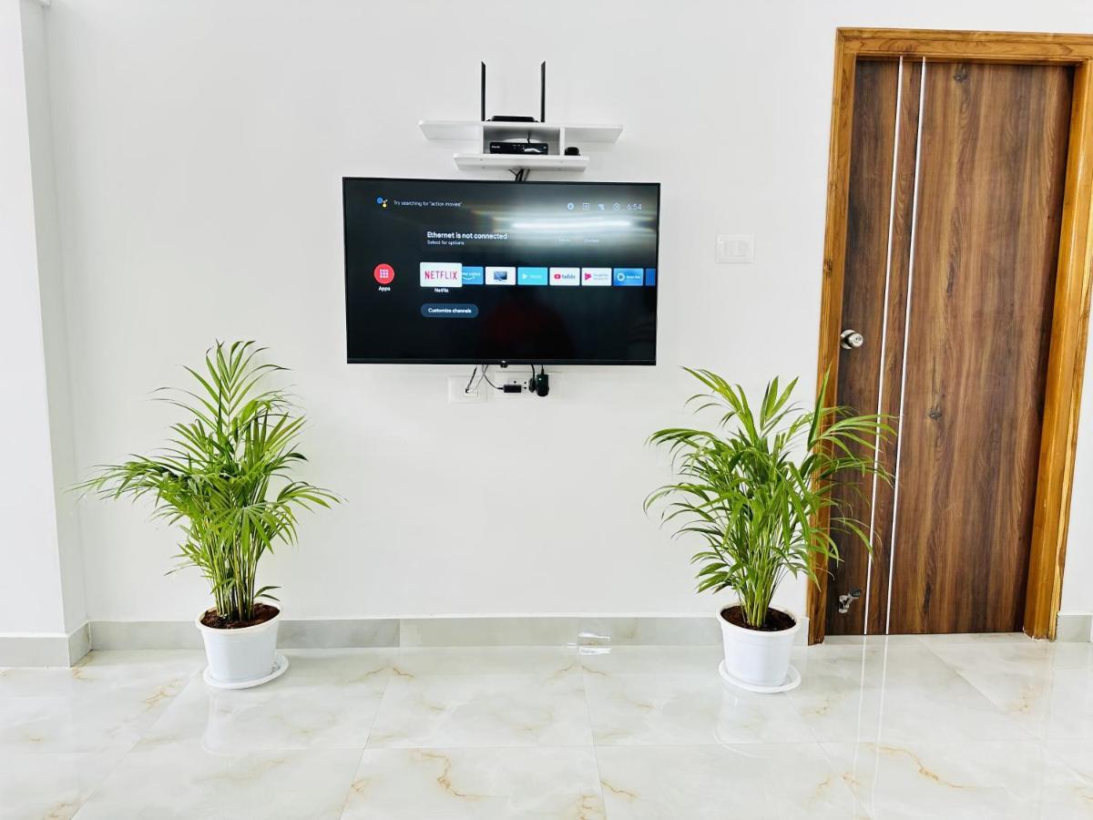Tirupati Homestay - Shilparamam - Luxury Ac Apartments By Stayflexi - Fast Wifi, Kitchen, Android Tv - Walk To Ps4 Pure Veg Restaurant - Easy Access To Airport, Railway Station And To All Temples Eksteriør bilde